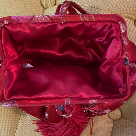 Asian floral pattern wristlet - Picture 3 of 6